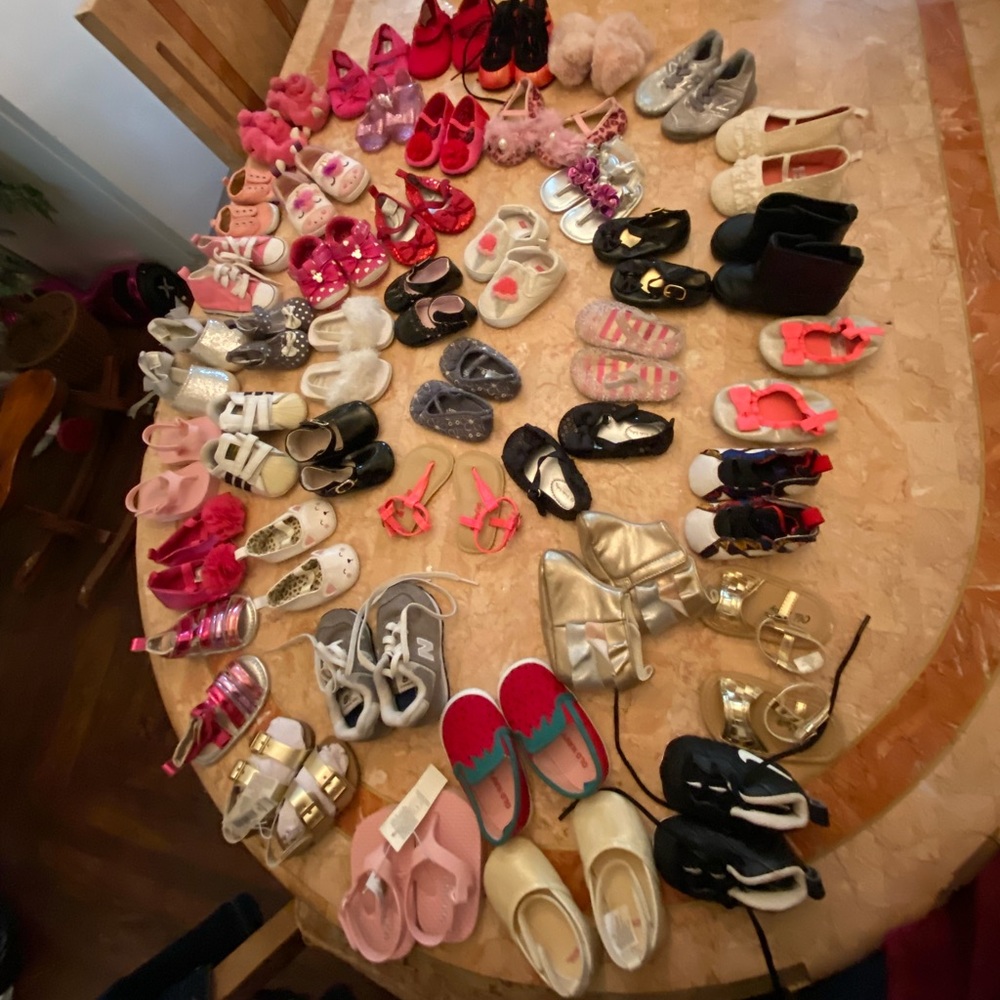 Baby girl shoes nb thru 3C
